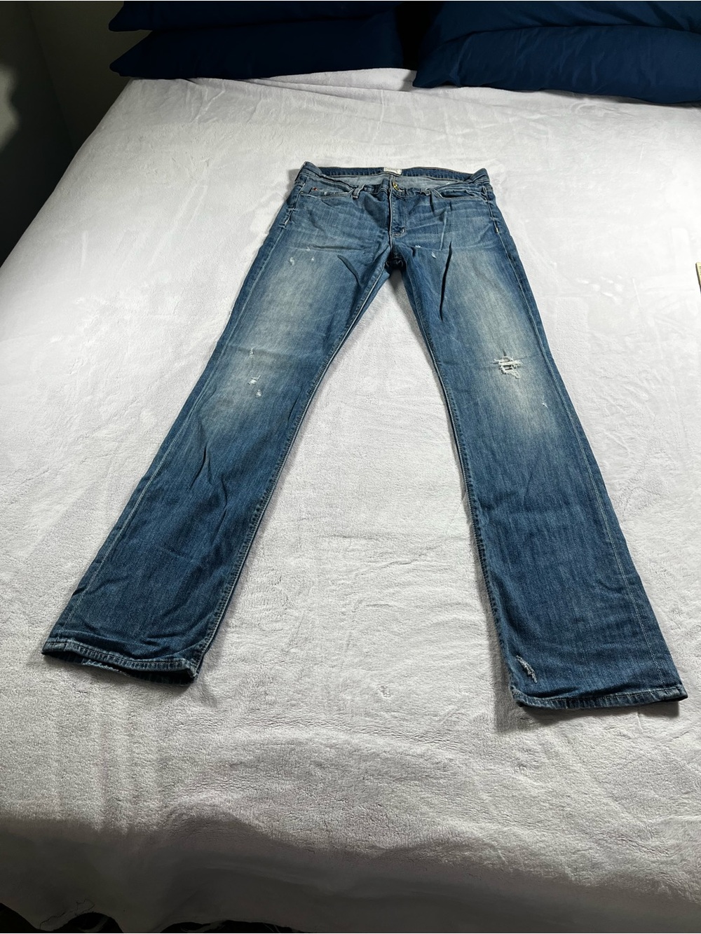 Hudson Women’s Distressed Blue Jeans size 30